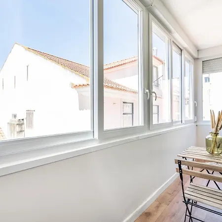 Akicity Santos Light Apartment Lisbon